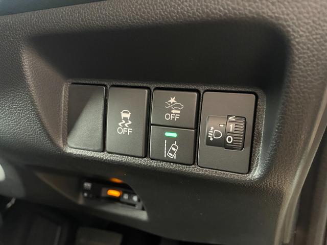 �J���������������m���ĎԐ������t�߂𑖍s����悤�A�Ԑ��ێ����x�����郌�[���A�V�X�g�I