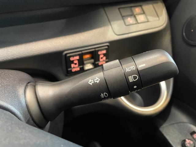 シエンタ ハイブリッドＧ　クエロ　バックカメラ　ナビ　クリアランスソナー　オートクルーズコントロール　レーンアシスト　衝突被害軽減システム　両側電動スライドドア　オートマチックハイビーム　オートライト　ＬＥＤヘッドランプ　スマートキー（29枚目）