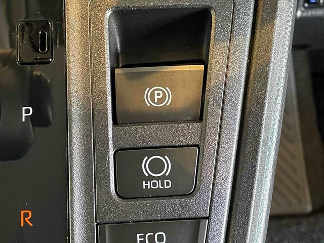 �y�u���[�L�z�[���h�z�G���W�����n�m�̏�ԂŎԂ����S�ɒ�~����ƃu���[�L�z�[���h�@�\���쓮�B�쓮���̓u���[�L�y�_�����瑫�𗣂��Ă���~��Ԃ��ێ��������A�A�N�Z���y�_���𓥂ނƎ����I�ɉ�������܂��I