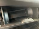 ハイブリッド　ホンダセンシング　ＥＴＣ　バックカメラ　ナビ　オートクルーズコントロール　レーンアシスト　衝突被害軽減システム　オートライト　スマートキー　電動格納ミラー　ＡＴ　盗難防止システム　衝突安全ボディ　ＡＢＳ　ＥＳＣ（29枚目）