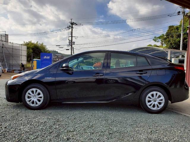 プリウス Ｓ　ナビＴＶ　バックカメラ　Ｂｌｕｅｔｏｏｔｈ　クリアランスソナー　ＬＥＤヘッドライト　フォグランプ　ミラーウインカー　衝突被害軽減ブレーキ　スマートキー（11枚目）