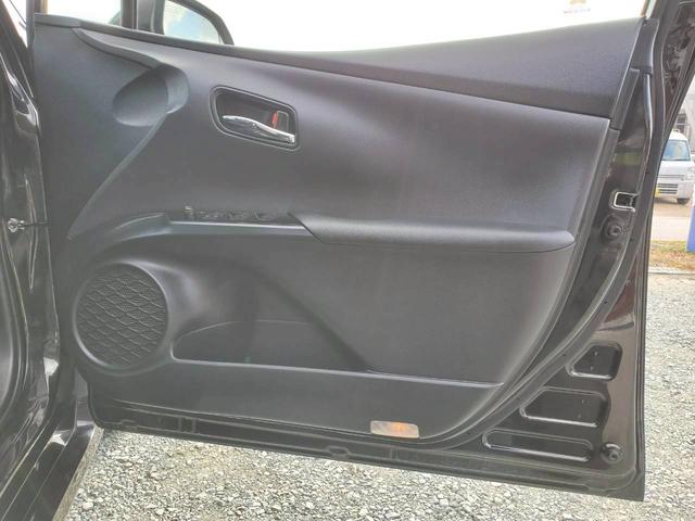 プリウス Ｓ　ナビＴＶ　バックカメラ　Ｂｌｕｅｔｏｏｔｈ　クリアランスソナー　ＬＥＤヘッドライト　フォグランプ　ミラーウインカー　衝突被害軽減ブレーキ　スマートキー（13枚目）