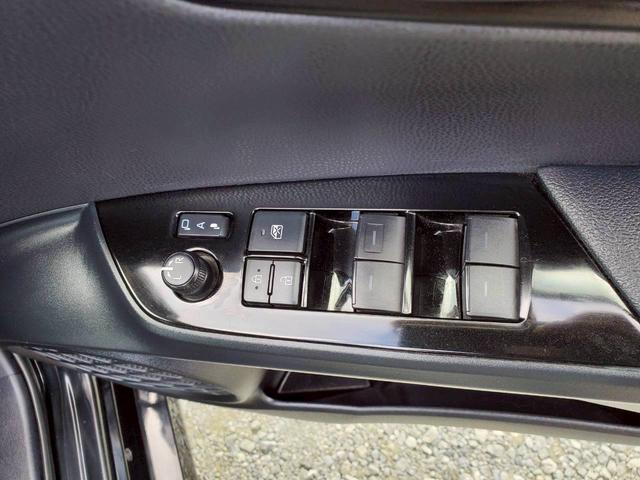 プリウス Ｓ　ナビＴＶ　バックカメラ　Ｂｌｕｅｔｏｏｔｈ　クリアランスソナー　ＬＥＤヘッドライト　フォグランプ　ミラーウインカー　衝突被害軽減ブレーキ　スマートキー（17枚目）