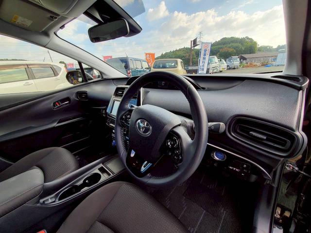 プリウス Ｓ　ナビＴＶ　バックカメラ　Ｂｌｕｅｔｏｏｔｈ　クリアランスソナー　ＬＥＤヘッドライト　フォグランプ　ミラーウインカー　衝突被害軽減ブレーキ　スマートキー（19枚目）