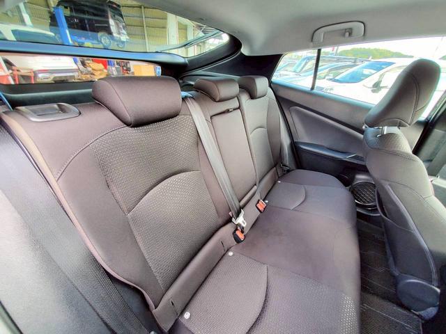 プリウス Ｓ　ナビＴＶ　バックカメラ　Ｂｌｕｅｔｏｏｔｈ　クリアランスソナー　ＬＥＤヘッドライト　フォグランプ　ミラーウインカー　衝突被害軽減ブレーキ　スマートキー（28枚目）