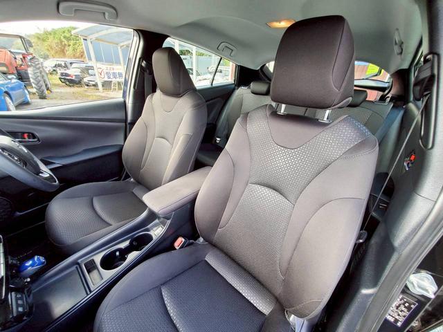 プリウス Ｓ　ナビＴＶ　バックカメラ　Ｂｌｕｅｔｏｏｔｈ　クリアランスソナー　ＬＥＤヘッドライト　フォグランプ　ミラーウインカー　衝突被害軽減ブレーキ　スマートキー（33枚目）