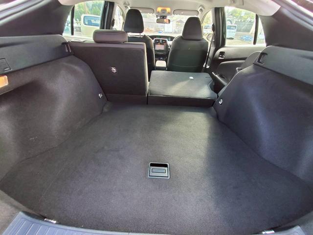 プリウス Ｓ　ナビＴＶ　バックカメラ　Ｂｌｕｅｔｏｏｔｈ　クリアランスソナー　ＬＥＤヘッドライト　フォグランプ　ミラーウインカー　衝突被害軽減ブレーキ　スマートキー（34枚目）