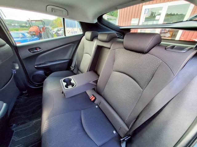 プリウス Ｓ　ナビＴＶ　バックカメラ　Ｂｌｕｅｔｏｏｔｈ　クリアランスソナー　ＬＥＤヘッドライト　フォグランプ　ミラーウインカー　衝突被害軽減ブレーキ　スマートキー（37枚目）