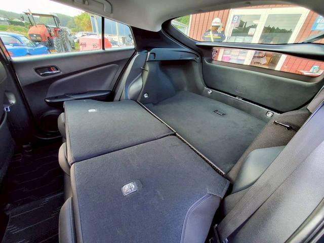 プリウス Ｓ　ナビＴＶ　バックカメラ　Ｂｌｕｅｔｏｏｔｈ　クリアランスソナー　ＬＥＤヘッドライト　フォグランプ　ミラーウインカー　衝突被害軽減ブレーキ　スマートキー（40枚目）