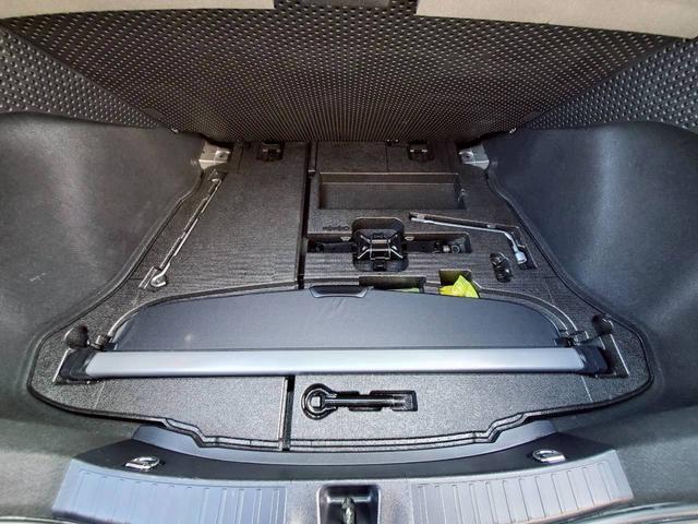 プリウス Ｓ　ナビＴＶ　バックカメラ　Ｂｌｕｅｔｏｏｔｈ　クリアランスソナー　ＬＥＤヘッドライト　フォグランプ　ミラーウインカー　衝突被害軽減ブレーキ　スマートキー（44枚目）