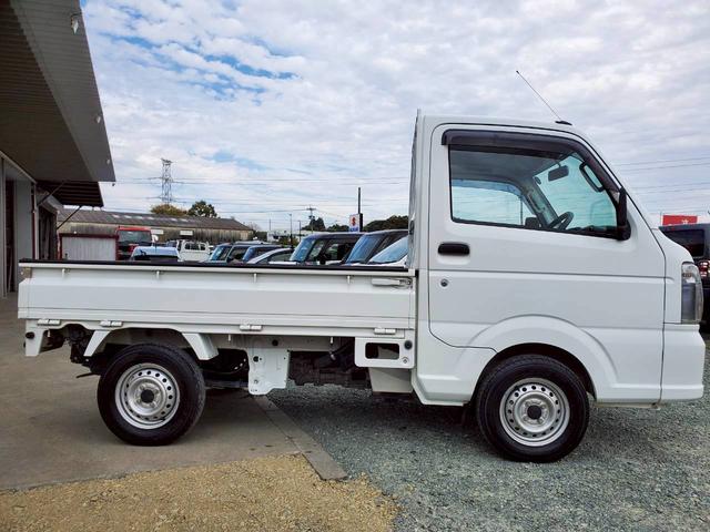 キャリイトラック ＫＣエアコン・パワステ　４ＷＤ　５速ミッション　運転席・助手席エアバック　アンチロックブレーキシステム　ＡＭ／ＦＭラジオ　ライトレベライザー（4枚目）