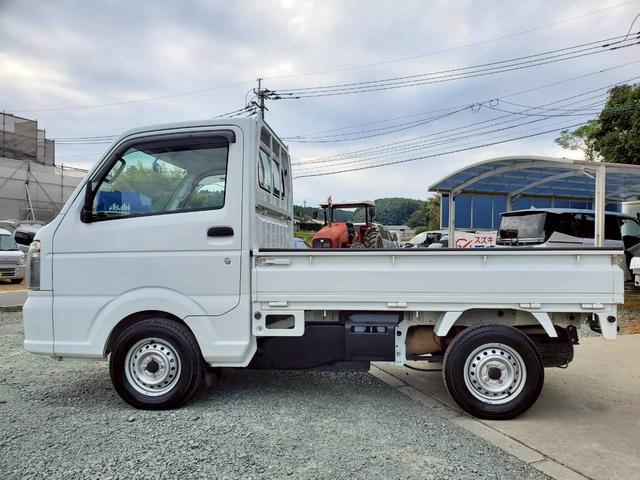 キャリイトラック ＫＣエアコン・パワステ　４ＷＤ　５速ミッション　運転席・助手席エアバック　アンチロックブレーキシステム　ＡＭ／ＦＭラジオ　ライトレベライザー（7枚目）