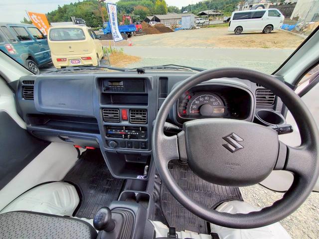 キャリイトラック ＫＣエアコン・パワステ　４ＷＤ　５速ミッション　運転席・助手席エアバック　アンチロックブレーキシステム　ＡＭ／ＦＭラジオ　ライトレベライザー（21枚目）