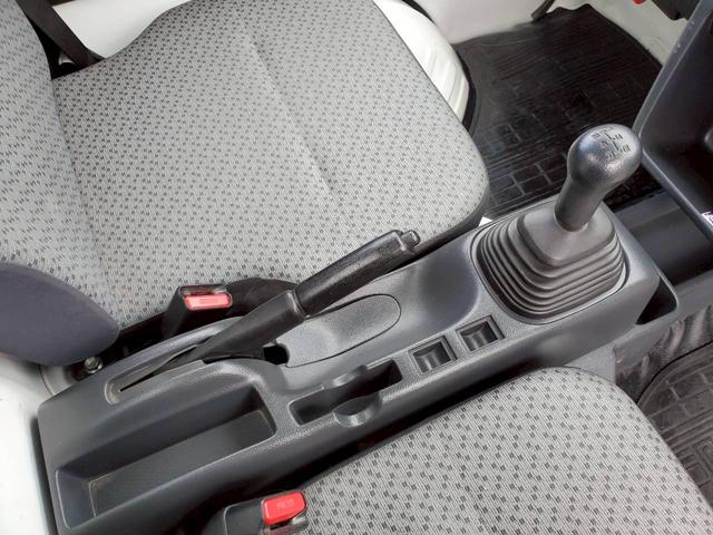 キャリイトラック ＫＣエアコン・パワステ　４ＷＤ　５速ミッション　運転席・助手席エアバック　アンチロックブレーキシステム　ＡＭ／ＦＭラジオ　ライトレベライザー（26枚目）