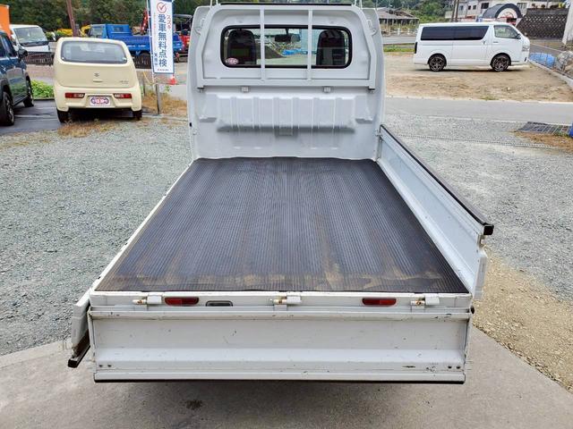 キャリイトラック ＫＣエアコン・パワステ　４ＷＤ　５速ミッション　運転席・助手席エアバック　アンチロックブレーキシステム　ＡＭ／ＦＭラジオ　ライトレベライザー（39枚目）