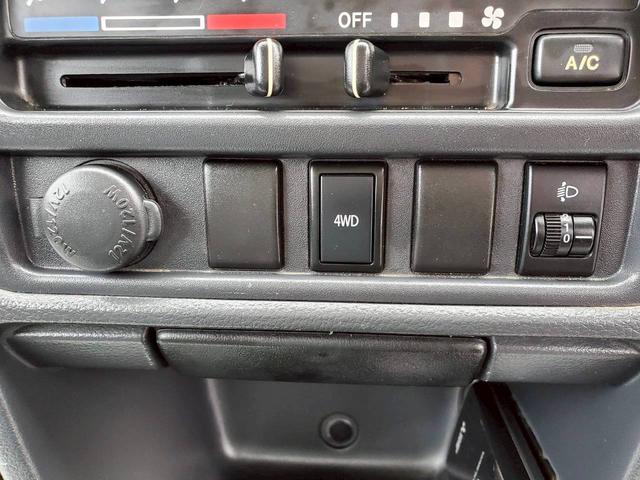 キャリイトラック ＫＣエアコン・パワステ　４ＷＤ　５速ミッション　運転席・助手席エアバック　アンチロックブレーキシステム　ＡＭ／ＦＭラジオ　ライトレベライザー（49枚目）