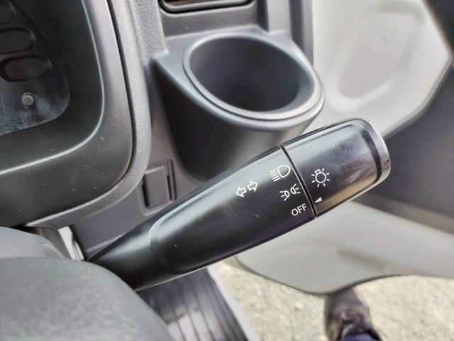 キャリイトラック ＫＣエアコン・パワステ　４ＷＤ　５速ミッション　運転席・助手席エアバック　アンチロックブレーキシステム　ＡＭ／ＦＭラジオ　ライトレベライザー（50枚目）