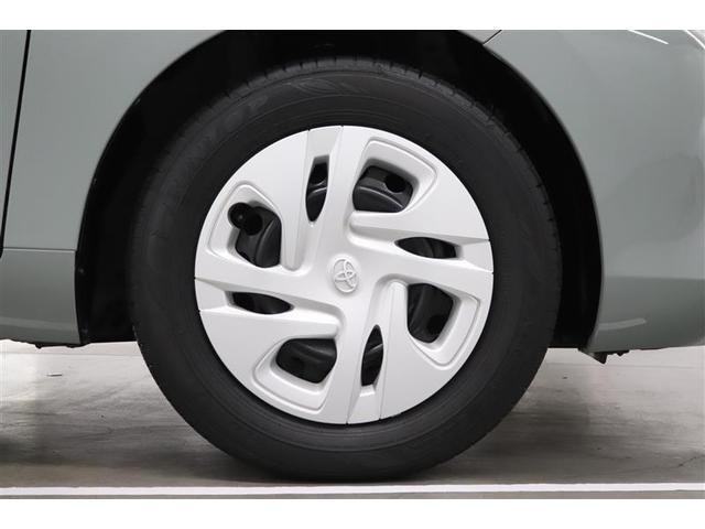 �X�`�[���z�C�[���Ƀz�C�[���L���b�v�𑕒����Ă��܂��B