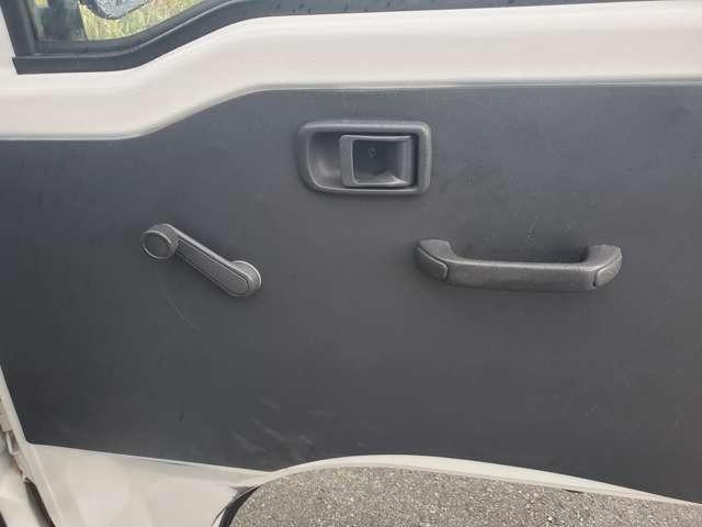 ハイゼットトラック エアコン・パワステ　スペシャル　３方開　４ＷＤ　５速マニュアル（28枚目）