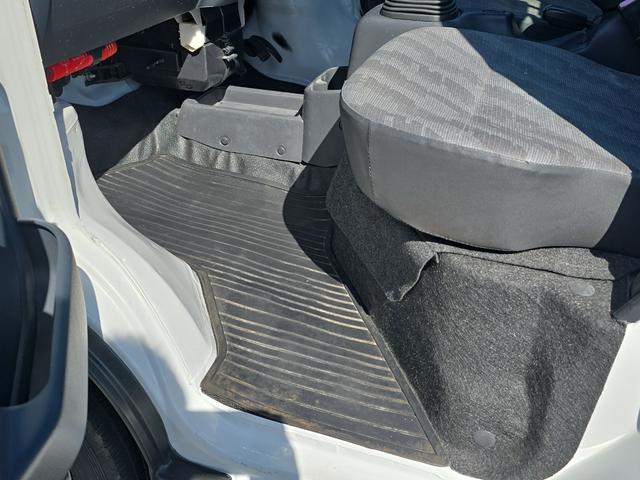 キャリイトラック 　４ＷＤ　ＭＴ　エアコン（26枚目）