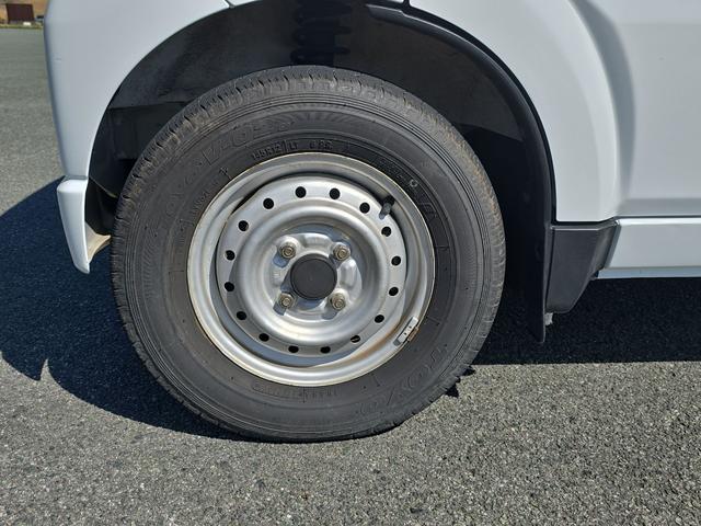 キャリイトラック 　４ＷＤ　ＭＴ　エアコン（28枚目）