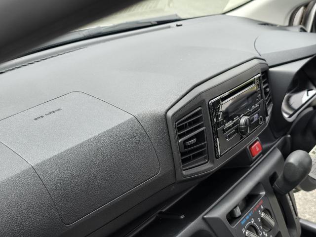 ミライース Ｌ　ＳＡＩＩＩ　１０ｔｈアニバーサリーエディション　ＥＴＣ　クリアランスソナー　衝突被害軽減システム　オートマチックハイビーム　オートライト　キーレスエントリー　アイドリングストップ　ＣＶＴ　盗難防止システム　ＡＢＳ　ＥＳＣ　ＣＤ　衝突安全ボディ（10枚目）