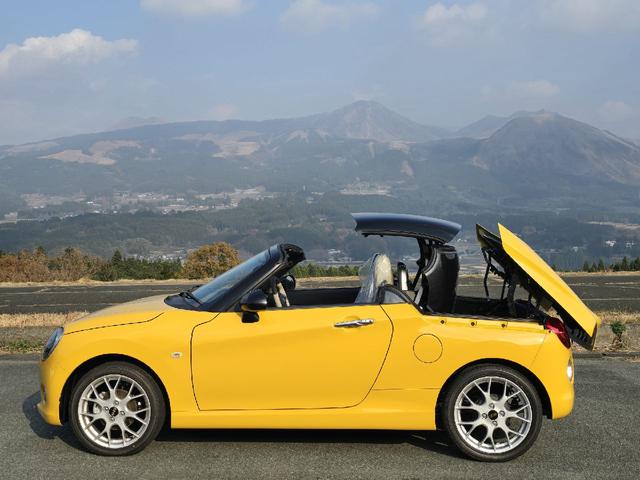 コペン ２０ｔｈアニバーサリーエディション　オープンカー　ＬＥＤヘッドランプ　ＭＴ　スマートキー　アイドリングストップ　シートヒーター　アルミホイール　盗難防止システム　衝突安全ボディ　ＡＢＳ　ＥＳＣ　エアコン　パワーステアリング（18枚目）