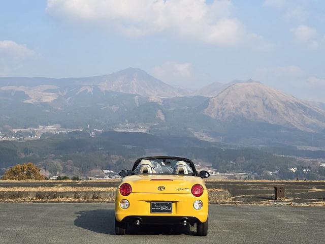 コペン ２０ｔｈアニバーサリーエディション　オープンカー　ＬＥＤヘッドランプ　ＭＴ　スマートキー　アイドリングストップ　シートヒーター　アルミホイール　盗難防止システム　衝突安全ボディ　ＡＢＳ　ＥＳＣ　エアコン　パワーステアリング（28枚目）