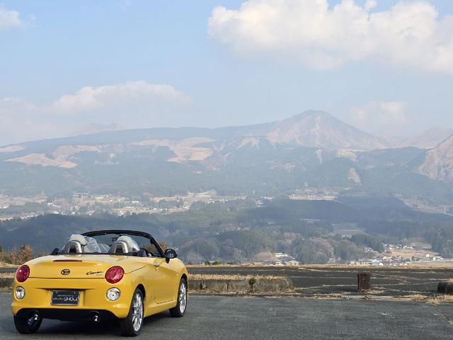 コペン ２０ｔｈアニバーサリーエディション　オープンカー　ＬＥＤヘッドランプ　ＭＴ　スマートキー　アイドリングストップ　シートヒーター　アルミホイール　盗難防止システム　衝突安全ボディ　ＡＢＳ　ＥＳＣ　エアコン　パワーステアリング（29枚目）