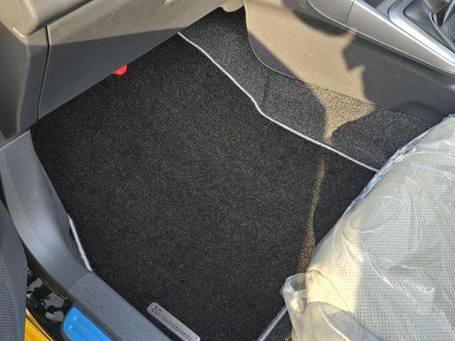 コペン ２０ｔｈアニバーサリーエディション　オープンカー　ＬＥＤヘッドランプ　ＭＴ　スマートキー　アイドリングストップ　シートヒーター　アルミホイール　盗難防止システム　衝突安全ボディ　ＡＢＳ　ＥＳＣ　エアコン　パワーステアリング（30枚目）