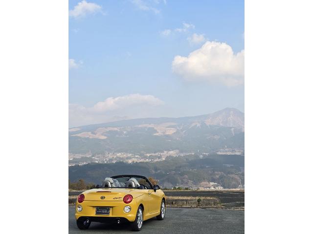 コペン ２０ｔｈアニバーサリーエディション　オープンカー　ＬＥＤヘッドランプ　ＭＴ　スマートキー　アイドリングストップ　シートヒーター　アルミホイール　盗難防止システム　衝突安全ボディ　ＡＢＳ　ＥＳＣ　エアコン　パワーステアリング（32枚目）