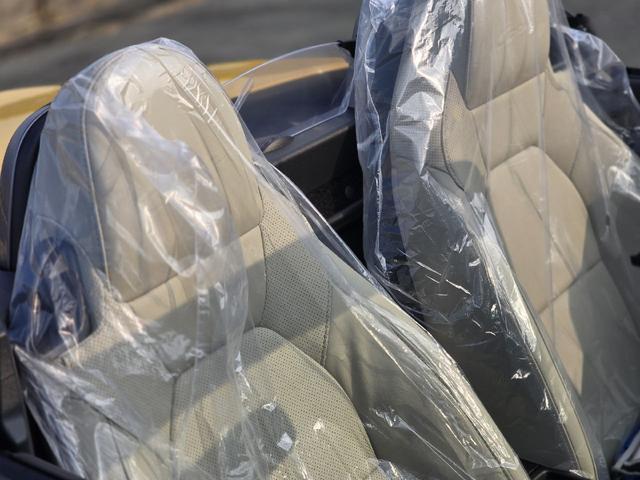 コペン ２０ｔｈアニバーサリーエディション　オープンカー　ＬＥＤヘッドランプ　ＭＴ　スマートキー　アイドリングストップ　シートヒーター　アルミホイール　盗難防止システム　衝突安全ボディ　ＡＢＳ　ＥＳＣ　エアコン　パワーステアリング（36枚目）