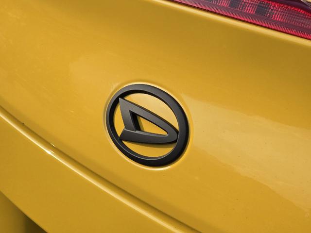 コペン ２０ｔｈアニバーサリーエディション　オープンカー　ＬＥＤヘッドランプ　ＭＴ　スマートキー　アイドリングストップ　シートヒーター　アルミホイール　盗難防止システム　衝突安全ボディ　ＡＢＳ　ＥＳＣ　エアコン　パワーステアリング（37枚目）