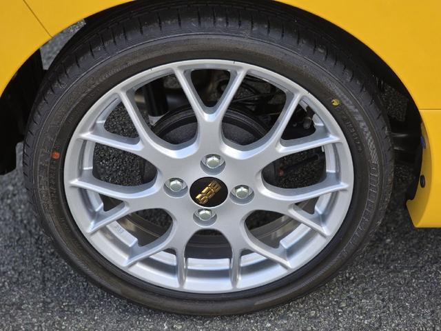 コペン ２０ｔｈアニバーサリーエディション　オープンカー　ＬＥＤヘッドランプ　ＭＴ　スマートキー　アイドリングストップ　シートヒーター　アルミホイール　盗難防止システム　衝突安全ボディ　ＡＢＳ　ＥＳＣ　エアコン　パワーステアリング（38枚目）