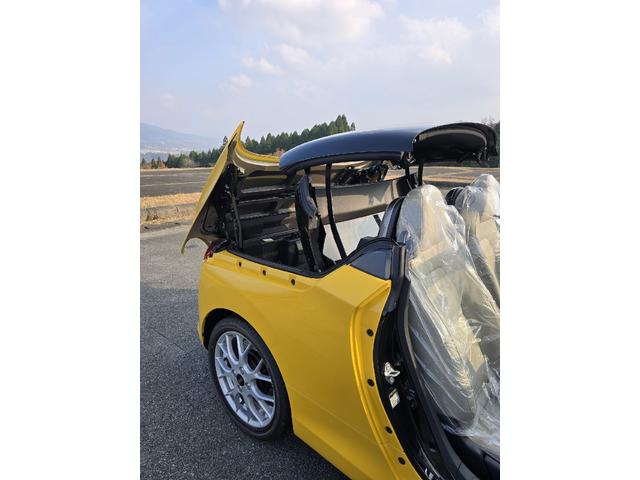 コペン ２０ｔｈアニバーサリーエディション　オープンカー　ＬＥＤヘッドランプ　ＭＴ　スマートキー　アイドリングストップ　シートヒーター　アルミホイール　盗難防止システム　衝突安全ボディ　ＡＢＳ　ＥＳＣ　エアコン　パワーステアリング（40枚目）