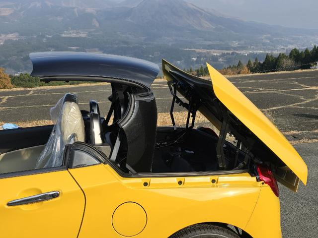 コペン ２０ｔｈアニバーサリーエディション　オープンカー　ＬＥＤヘッドランプ　ＭＴ　スマートキー　アイドリングストップ　シートヒーター　アルミホイール　盗難防止システム　衝突安全ボディ　ＡＢＳ　ＥＳＣ　エアコン　パワーステアリング（42枚目）