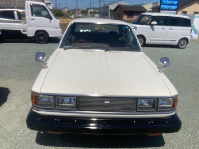 カリーナ 　マイロード　ローダウン　マフラー　社外１５インチアルミホイール　マニュアル４速　車検令和８年１月まで　エアコン　パワステ　昭和５６年式（3枚目）