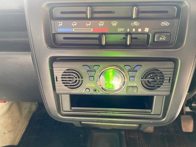 キャリイトラック ＫＣエアコン・パワステ　オールペイント　５速マニュアル　社外アルミ　ＴＯＹＯタイヤ　三方開　リアゴムマット　最大積載量３５０ｋｇ（15枚目）