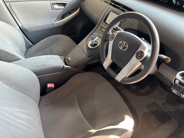 プリウス S ハイブリッドバッテリー交換済み(13枚目)