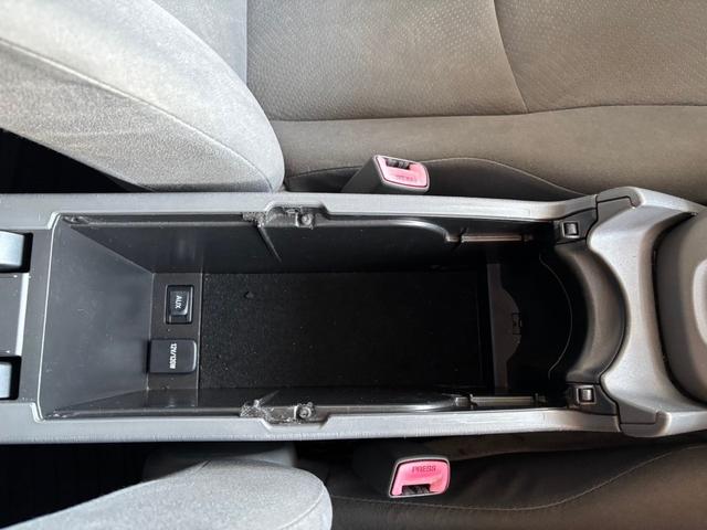 プリウス S ハイブリッドバッテリー交換済み(18枚目)