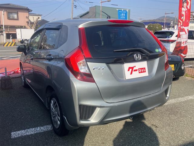 フィット １３Ｇ・Ｆパッケージ　バックカメラ　ナビ　スマートキー　アイドリングストップ　電動格納ミラー　ＣＶＴ　盗難防止システム　衝突安全ボディ　ＡＢＳ　ＥＳＣ　ＣＤ　ＵＳＢ　ミュージックプレイヤー接続可　エアコン（16枚目）