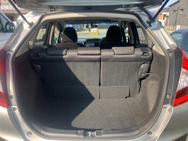 フィット １３Ｇ・Ｆパッケージ　バックカメラ　ナビ　スマートキー　アイドリングストップ　電動格納ミラー　ＣＶＴ　盗難防止システム　衝突安全ボディ　ＡＢＳ　ＥＳＣ　ＣＤ　ＵＳＢ　ミュージックプレイヤー接続可　エアコン（19枚目）