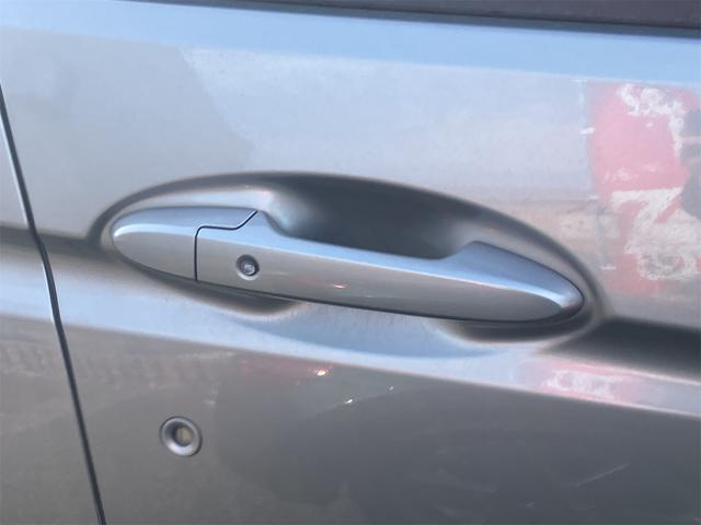 フィット １３Ｇ・Ｆパッケージ　バックカメラ　ナビ　スマートキー　アイドリングストップ　電動格納ミラー　ＣＶＴ　盗難防止システム　衝突安全ボディ　ＡＢＳ　ＥＳＣ　ＣＤ　ＵＳＢ　ミュージックプレイヤー接続可　エアコン（28枚目）