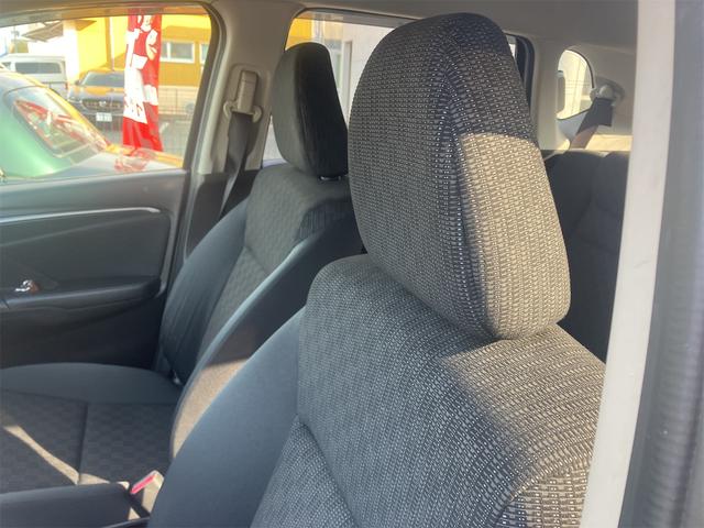 フィット １３Ｇ・Ｆパッケージ　バックカメラ　ナビ　スマートキー　アイドリングストップ　電動格納ミラー　ＣＶＴ　盗難防止システム　衝突安全ボディ　ＡＢＳ　ＥＳＣ　ＣＤ　ＵＳＢ　ミュージックプレイヤー接続可　エアコン（33枚目）