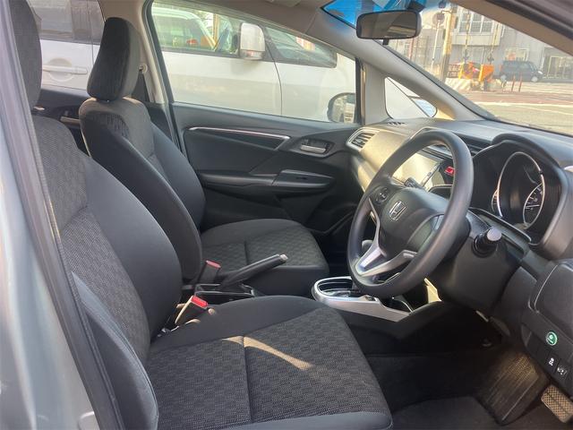 フィット １３Ｇ・Ｆパッケージ　バックカメラ　ナビ　スマートキー　アイドリングストップ　電動格納ミラー　ＣＶＴ　盗難防止システム　衝突安全ボディ　ＡＢＳ　ＥＳＣ　ＣＤ　ＵＳＢ　ミュージックプレイヤー接続可　エアコン（37枚目）