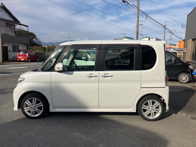 タント カスタムＲＳ　インタークーラーターボ車　左側パワースライドドア　ＭＯＭＯステアリング　ミラーウィンカー　フォグランプ　スマートキー　プッシュスタートボタン（11枚目）