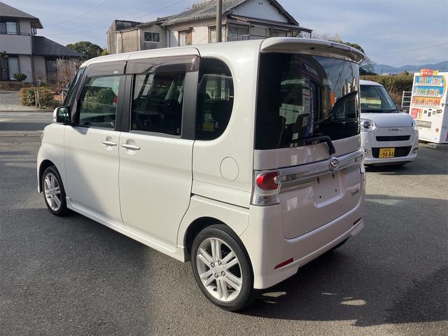 タント カスタムＲＳ　インタークーラーターボ車　左側パワースライドドア　ＭＯＭＯステアリング　ミラーウィンカー　フォグランプ　スマートキー　プッシュスタートボタン（12枚目）