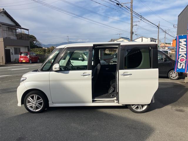 タント カスタムＲＳ　インタークーラーターボ車　左側パワースライドドア　ＭＯＭＯステアリング　ミラーウィンカー　フォグランプ　スマートキー　プッシュスタートボタン（21枚目）