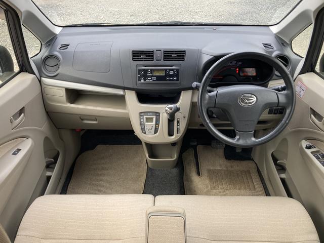 ムーヴ Ｘ　オートライト　スマートキー　アイドリングストップ　電動格納ミラー　ベンチシート　ＣＶＴ　盗難防止システム　ＡＢＳ　ＣＤ　ミュージックプレイヤー接続可　アルミホイール　衝突安全ボディ　エアコン（2枚目）