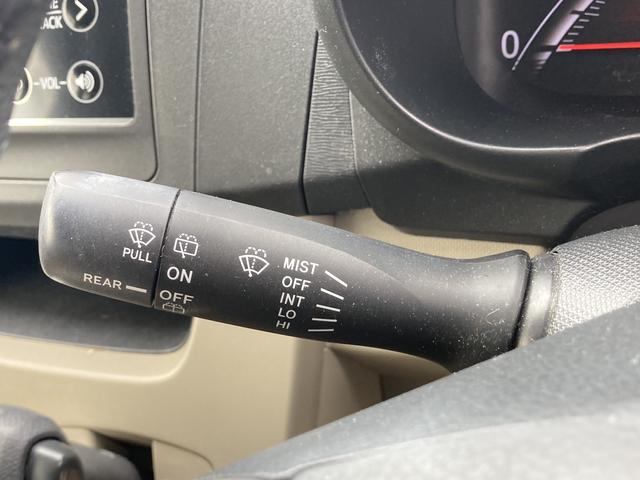 ムーヴ Ｘ　オートライト　スマートキー　アイドリングストップ　電動格納ミラー　ベンチシート　ＣＶＴ　盗難防止システム　ＡＢＳ　ＣＤ　ミュージックプレイヤー接続可　アルミホイール　衝突安全ボディ　エアコン（6枚目）